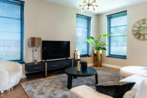 Mooi esthetische woonkamer met tv meubel